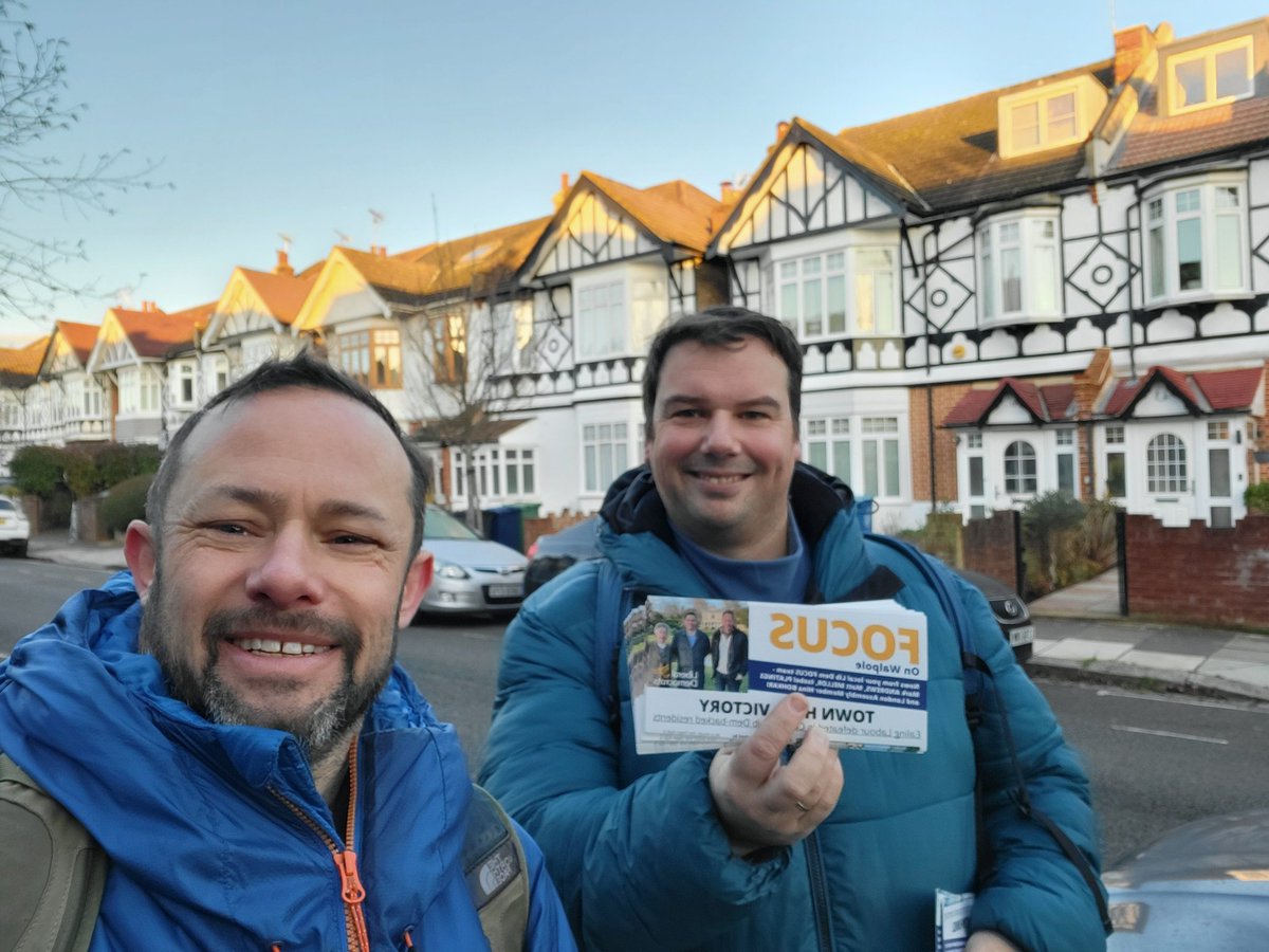 Out in Walpole #Ealing earlier with @mattmellorLD delivering local news from the hard working @EalingLD #coldsundaymorning #libdemsstandingupforyou