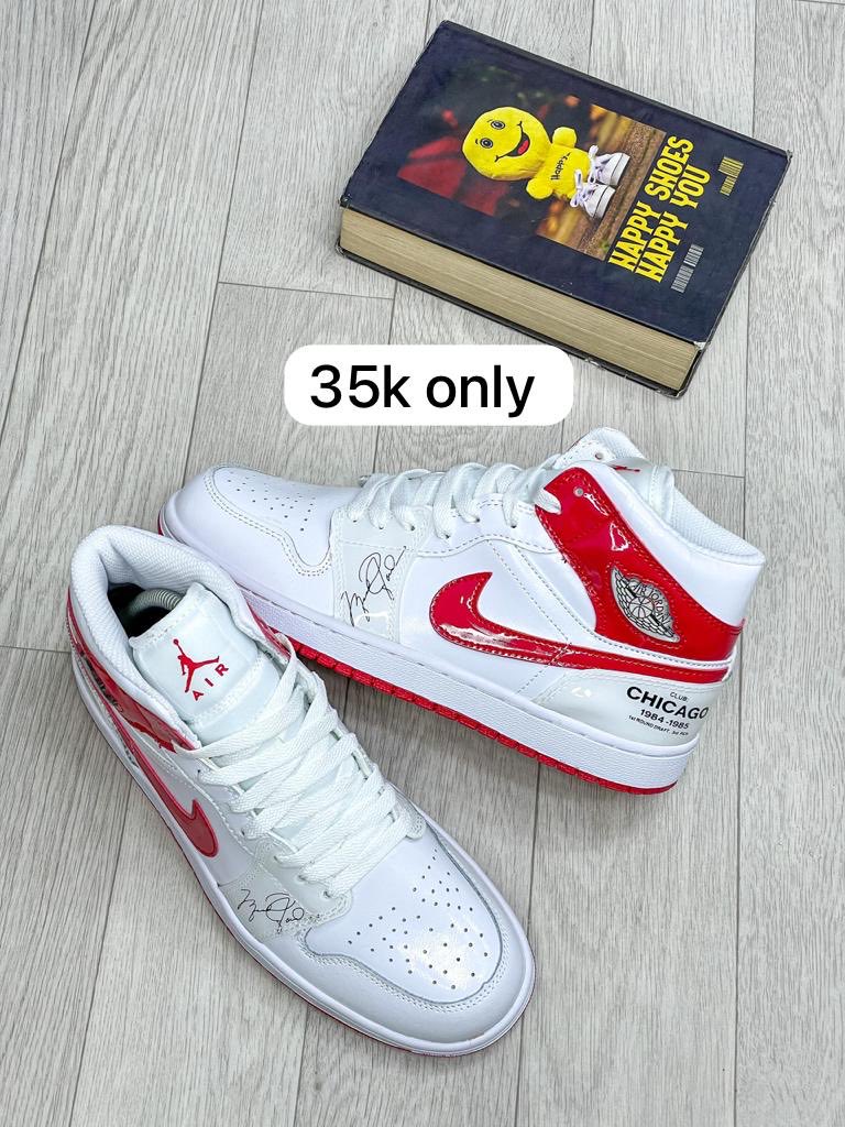 Indulgence_stor's tweet photo. Clearance sales!!! 

Air Jordan 1 Mid GS “rookie season” 

Size: 40 - 46 

#sneakers #sneakersonsales #footwears #trending #weekendshopping #hightopsneakers https://t.co/jIxPrLKIQ0