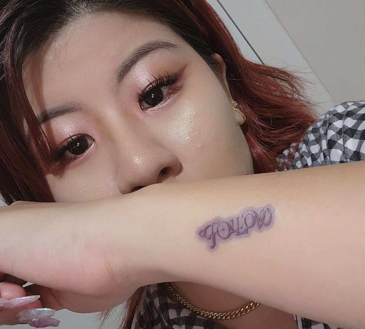 CaratAuds's tweet photo. Freebies for #FOLLOW_TO_BULACAN 
 
Abs ayuda &amp; temporary tattoos from @NEVERMINDMNL :) 

I still have a lot left from BKK stop so will ne handing them out to random carats in Bulacan :) 

Pls help rt! https://t.co/cmpdcGUu78
