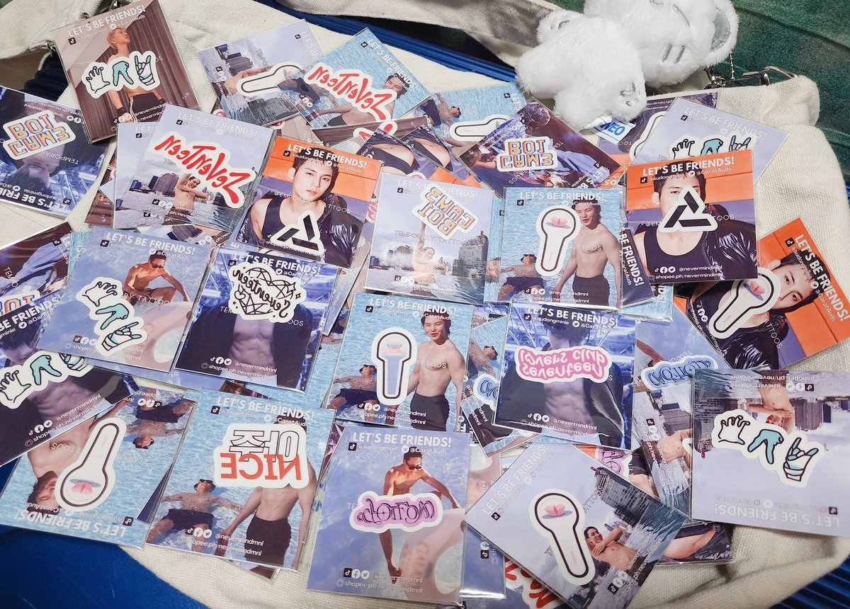 CaratAuds's tweet photo. Freebies for #FOLLOW_TO_BULACAN 
 
Abs ayuda &amp; temporary tattoos from @NEVERMINDMNL :) 

I still have a lot left from BKK stop so will ne handing them out to random carats in Bulacan :) 

Pls help rt! https://t.co/cmpdcGUu78
