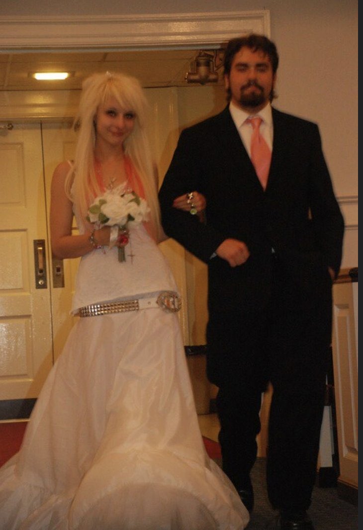 S1CKHEARTS_'s tweet photo. scene crunk asf wedding (1/2) https://t.co/Eq1fcqm9vj