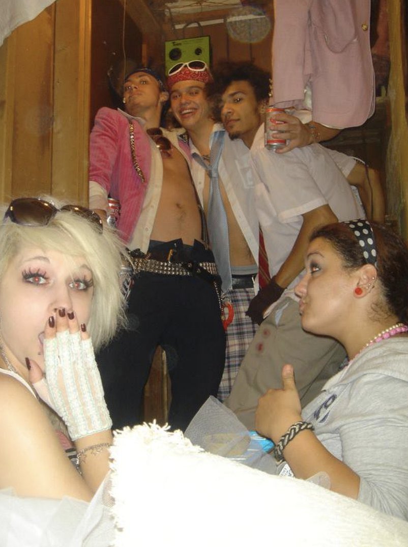S1CKHEARTS_'s tweet photo. scene crunk asf wedding (1/2) https://t.co/Eq1fcqm9vj