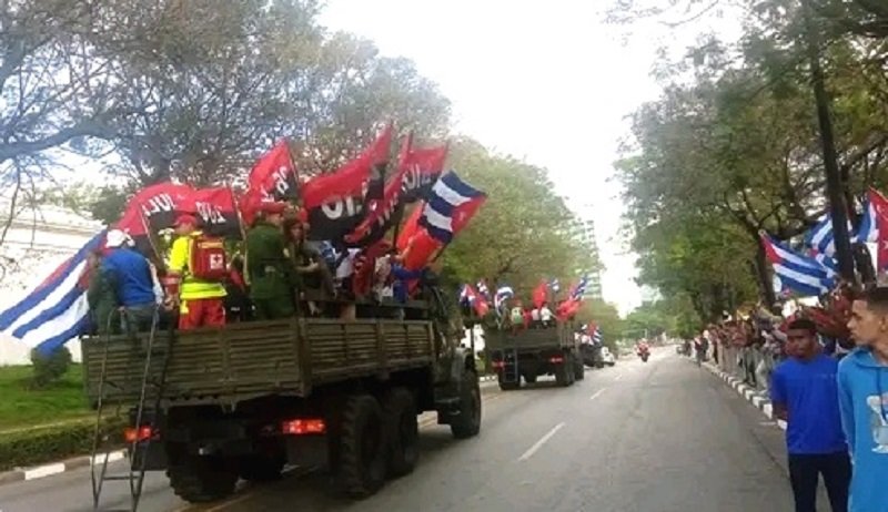 #FidelPorSiempe lo hizo en 1959 y ahora los jóvenes son los protagonistas , en cada pueblo al que llegan, como ocurrió entonces, se hace evidente el apoyo a la #Revolución #SomosCuba #SomosRevolución <a href="/DrRobertoMOjeda/">Dr. Roberto Morales Ojeda</a> #SomosContinuidad <a href="/PresidenciaCuba/">Presidencia Cuba 🇨🇺</a> <a href="/DiazCanelB/">Miguel Díaz-Canel Bermúdez</a> <a href="/CubaMined/">MINED</a>