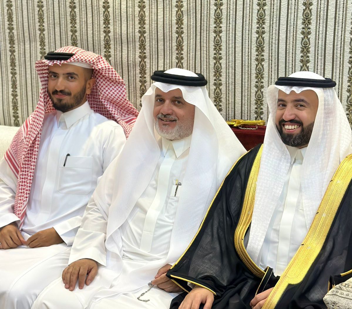 almalwi5's tweet photo. تم بحمد لله عقد قران الدكتور محمد بن يحيى معلوي على ابنة الاستاذ سعد بن محمد معلوي بمكة المكرمة وكذلك عقد قران الابن راكان بن ابراهيم معلوي على ابنة المرحوم باذن الله يحيى بن حسن ال هادي نتمنى لهم التوفيق ونقول لهم كما قال الرسول بارك الله لكم وبارك عليكم وجمع بينكم في خير . https://t.co/Duqu909KDx