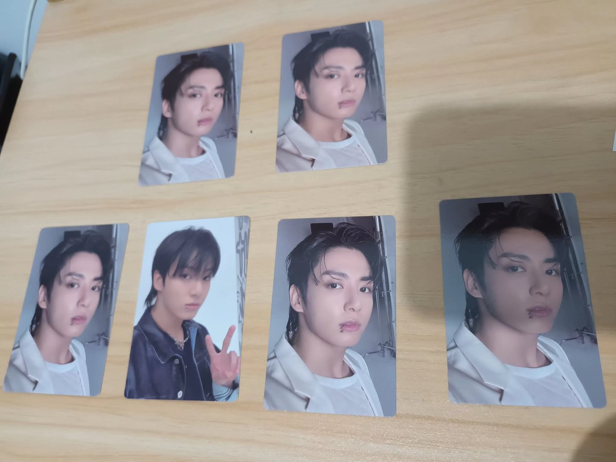 ruthandroutes's tweet photo. wts jungkook golden album pc
120 pesos each

5 shine version
1  substance 
#BTS #jungkook #jungkookgolden https://t.co/KxGXSi6uPw