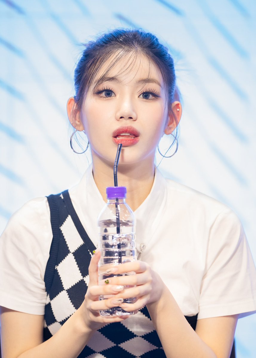 z9d5z6's tweet photo. #트라이비 #TRI_BE #현빈 https://t.co/PCeBzlboWb
