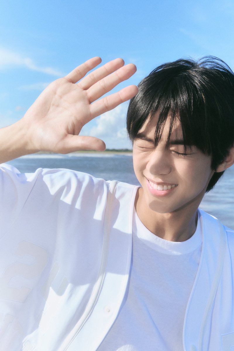 TWS : 1st Mini Album 'Sparkling Blue'
Official Photo Sparkling ver.

#DOHOON #도훈

🫧 2024.01.22 6PM (KST)
🫧 2024.01.22 4AM (ET)

#TWS #투어스 #247WithUs
#Sparkling_Blue