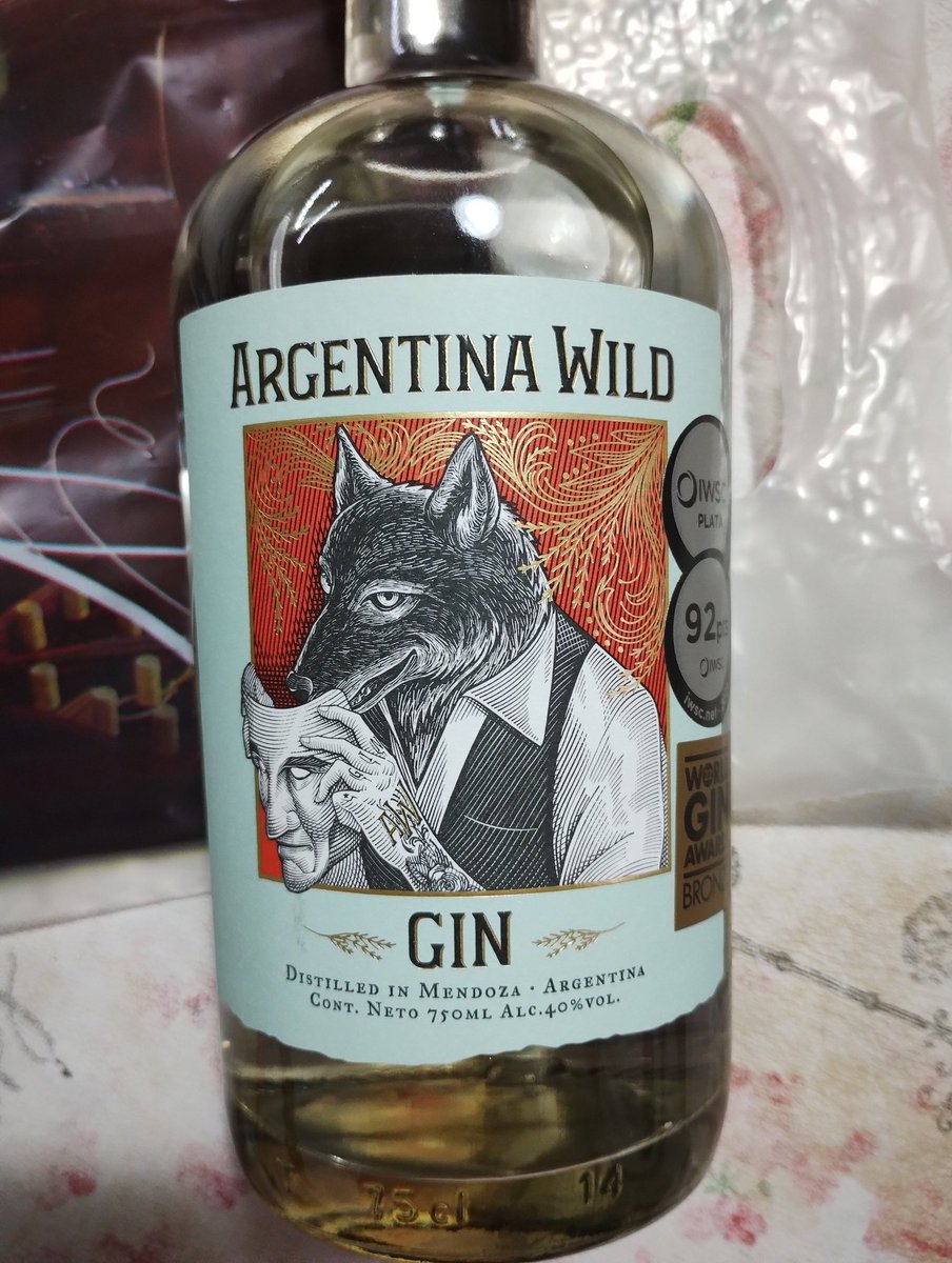 Auto regalo de reyes y el impulso furro de comprarse cualquier cosa con un lobo en la etiqueta jaja #gin