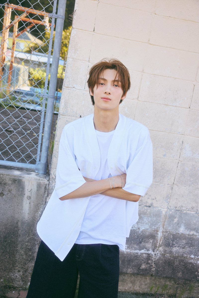 TWS_PLEDIS's tweet photo. TWS : 1st Mini Album 'Sparkling Blue'
Official Photo Sparkling ver.

#YOUNGJAE #영재

🫧 2024.01.22 6PM (KST)
🫧 2024.01.22 4AM (ET)

#TWS #투어스 #247WithUs
#Sparkling_Blue https://t.co/sPPoKWXs8l
