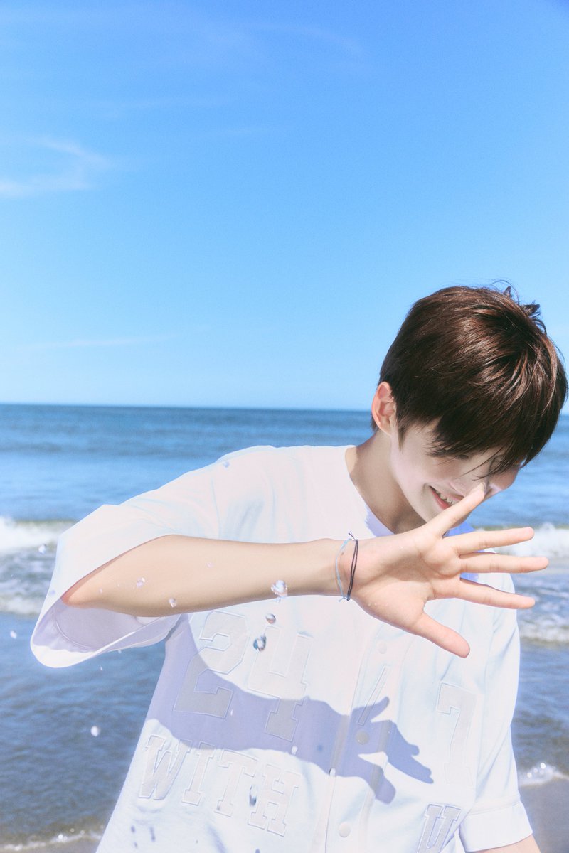 TWS : 1st Mini Album 'Sparkling Blue' Official Photo Sparkling ver