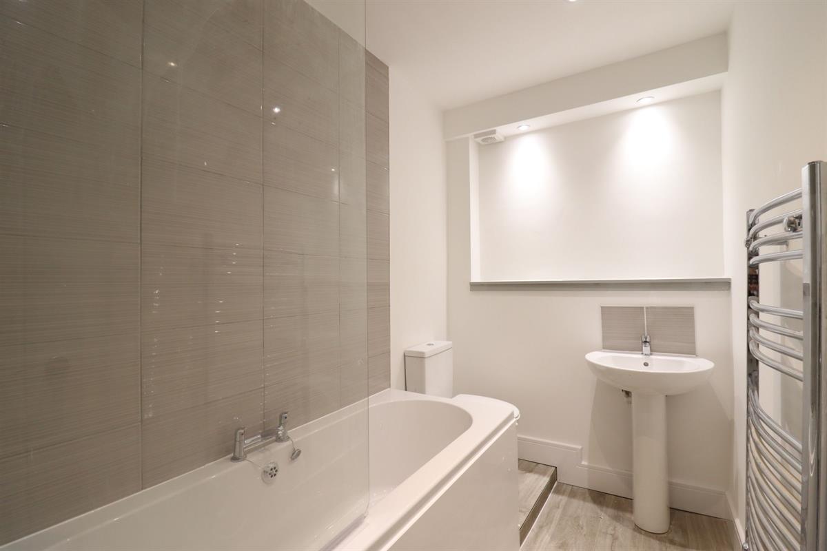thegrayhouseltd's tweet photo. Brand new fully renovated energy efficient one bedroom unfurnished flat Plasturton Avenue, Pontcanna, Cardiff. Rent £1,400pcm. Deposit £1,500. EPC C77. #cardiffrental #cardiffproperty #cardiffflats #pontcanna #cardifflettings #cardiffflats #cardiffapartments #cardiffproperties https://t.co/z6LpKiirG2