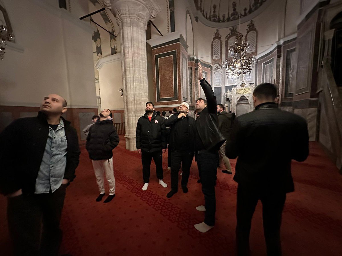 agdbeyoglu1's tweet photo. “Geleceğimizi Besmelesiz Döneme Emanet Edecek Değiliz”

Bu hafta sabah namazı programımızı Molla Zeyrek Camii’nde gerçekleştirdik. Katılan kardeşlerimize teşekkür ederiz.

@agdorgtr 
@agdistanbul 
#agdbeyoglu https://t.co/0Pjzjr3nYy