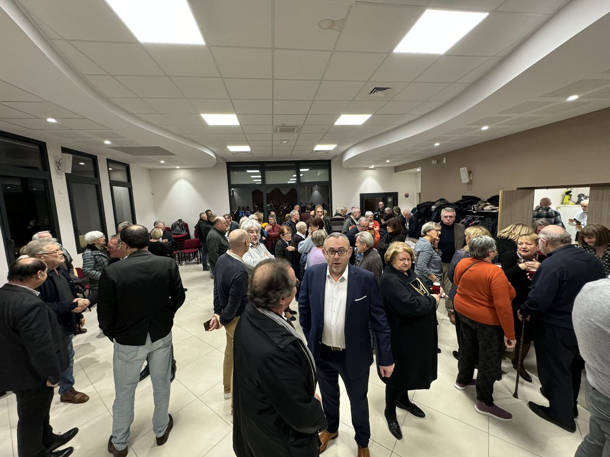 phfrei's tweet photo. Poursuite des vœux à #Couternon. De multiples actions menées depuis le depuis du mandat et des projets structurants concrétisés cette année comme la salle des fêtes. Félicitations à madame le Maire et au conseil municipal pour votre engagement au service la population.
#Circo2103 https://t.co/QpcS3xeNnR