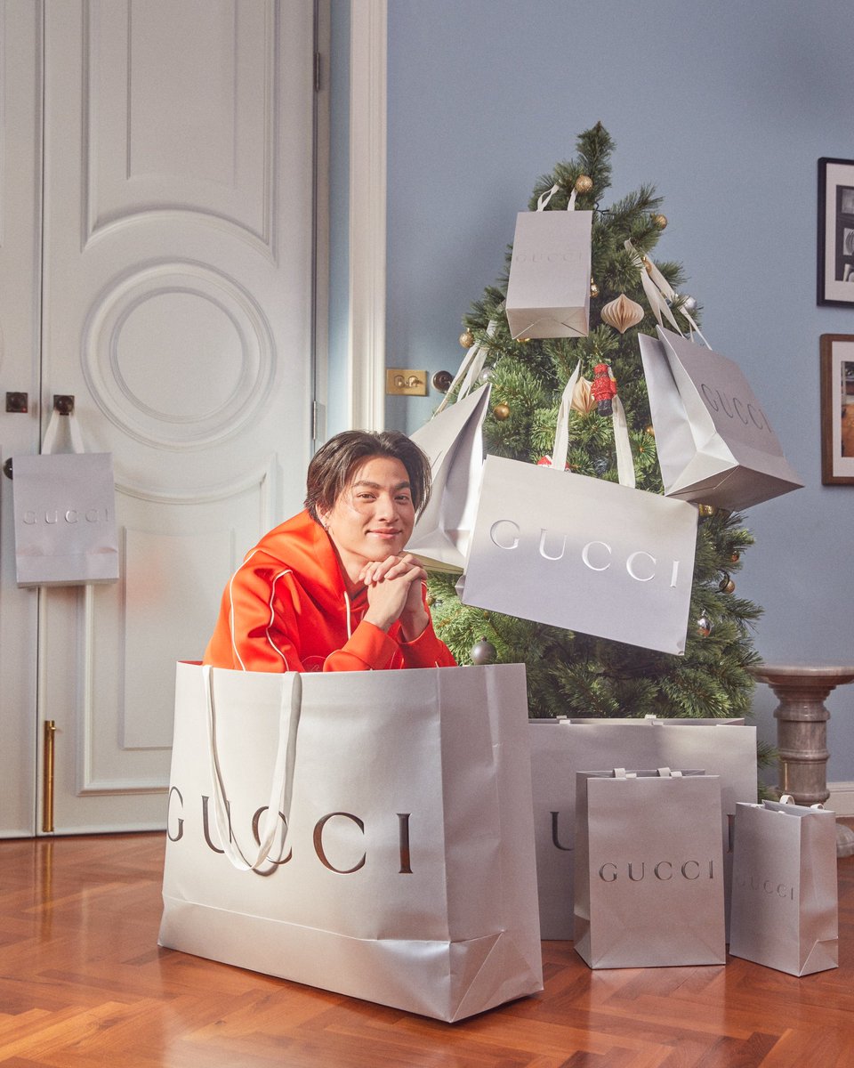 Gulfkanawutofc's tweet photo. ของขวัญที่น่ารักที่สุด 😆🤏🏻

#Gucci #GulfKanawut 
@gucci @gulfkanawut https://t.co/2YYE5MG5sQ