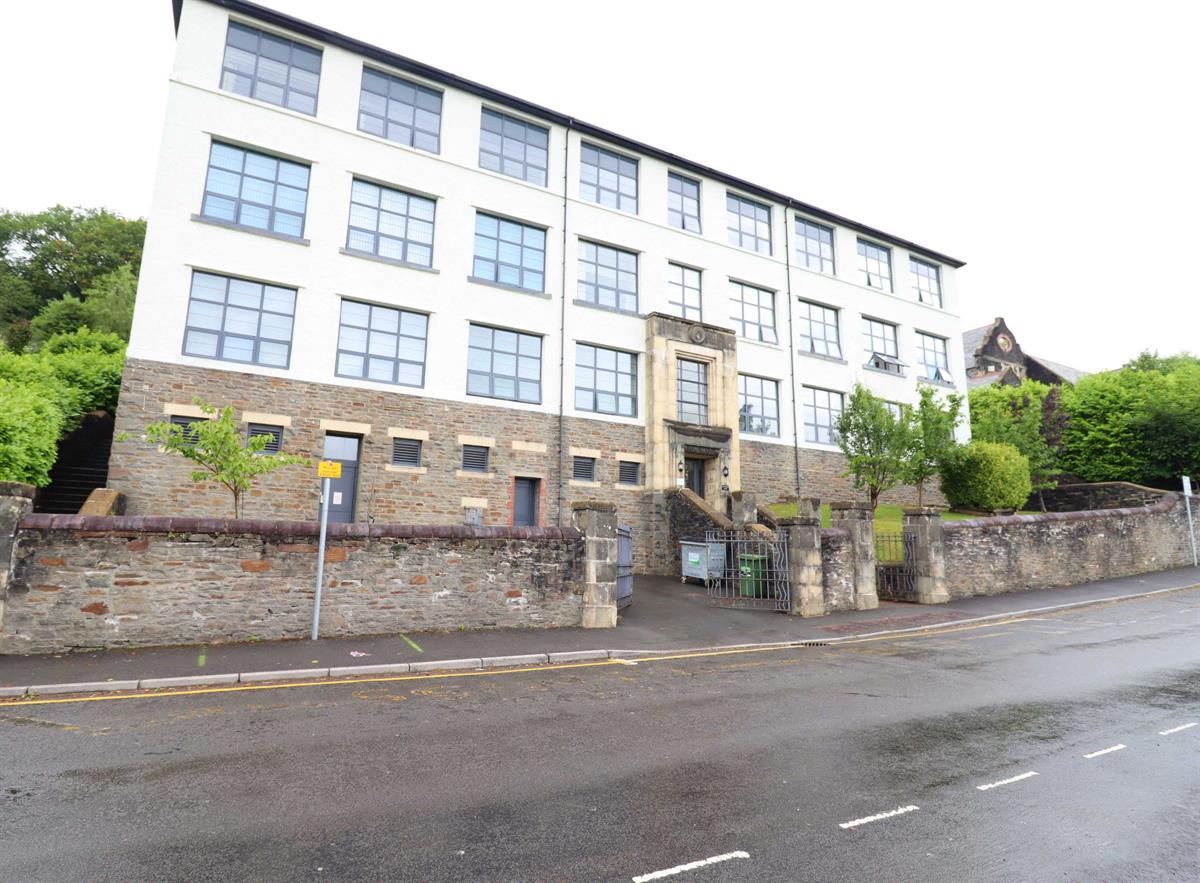 thegrayhouseltd's tweet photo. Fully furnished one bedroom flat available now Rent £725pcm. Deposit £825. EPC C79. #pontypriddrental #pontypriddproperty #pontypriddflats #pontypridd #pontypriddlettings #graigwen #pontypriddapartments #pontypriddproperties #pontypriddliving https://t.co/o7u49LhTAX