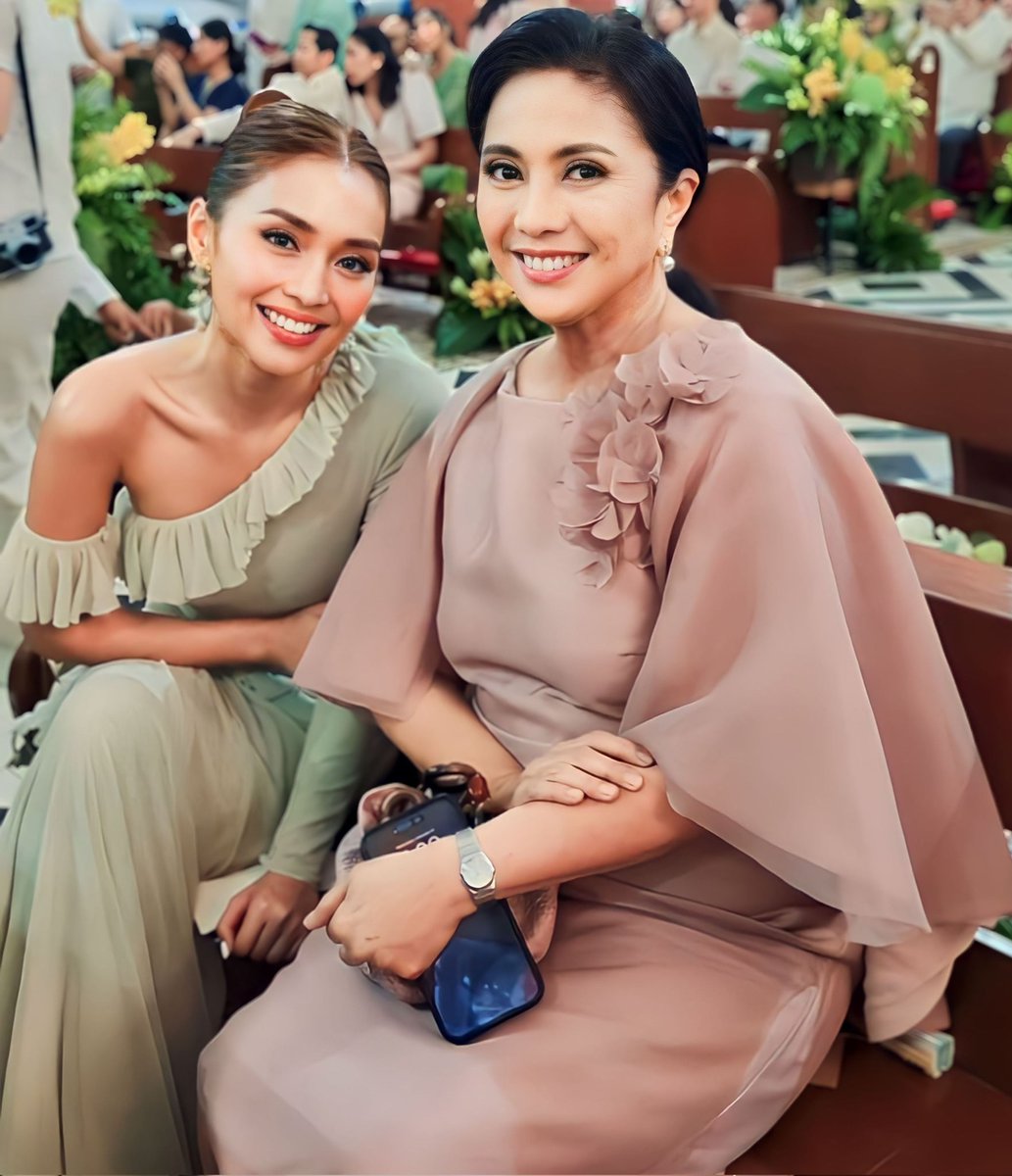 LouRegietVillar's tweet image. Wow This is Attorney Leni Robredo With Kathryn Bernardo 🌻🌹👑👸🥰😍❤️🩷 #KathrynBernardo  #AttyLeniRobredo