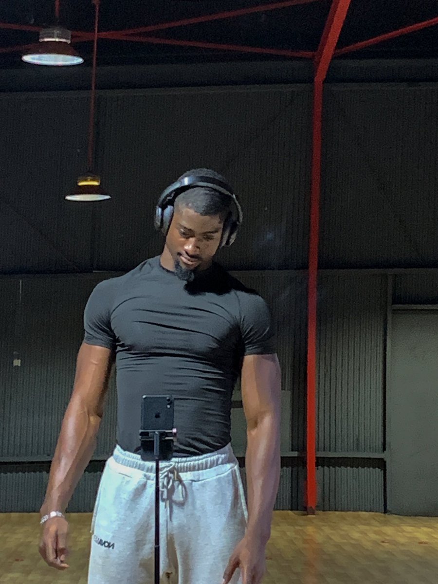 damiidave's tweet photo. still not seeing enough Gym Girlies &amp; Gents on my TL… if this comes across your TL let’s follow each other 💪🏾 https://t.co/TzDgZMjeS7