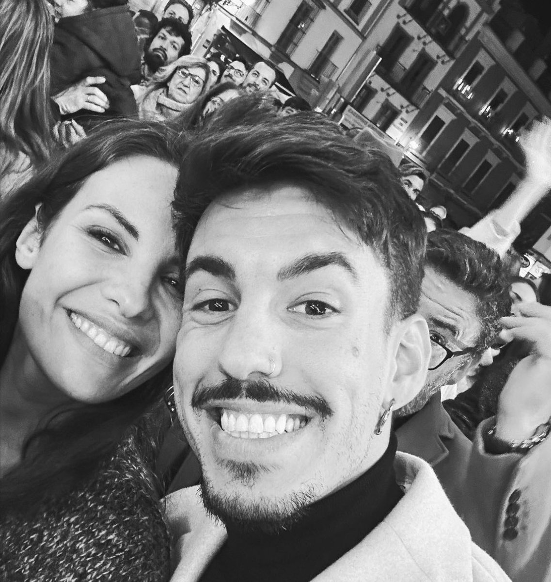 crisisusi's tweet image. No pueden ser mas felices!!! #jessingo7E