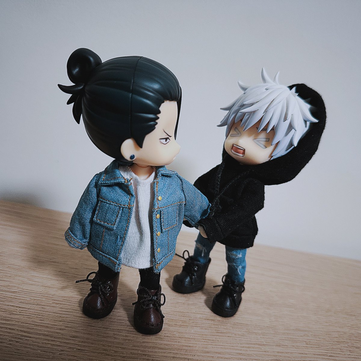 wsl_168's tweet photo. 玩下高專ver的兩人～可以吵架的表情真棒🤭💕 #夏五 #ねんどろいどどーる #黏土娃 https://t.co/68ZLAR4mgg