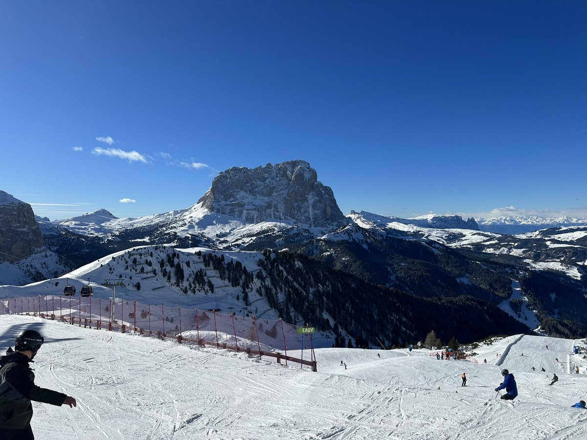 alo_oficial's tweet photo. Primera semana del año 🔝. @Scuola2000 #Granvara #dolomites #training https://t.co/GOpalFtgyR