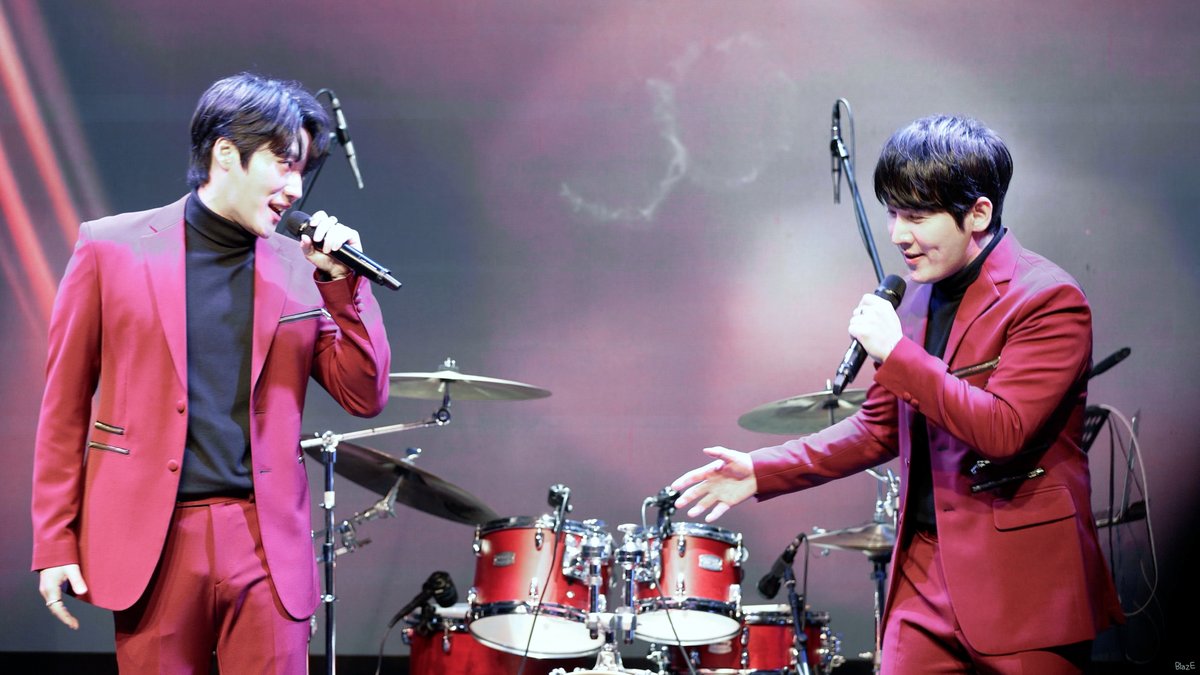 231223 박상돈 단독콘서트 ‘바람’ - Il Mondo(듀에토) 
#백인태 #유슬기 #듀에토

youtu.be/xIimsZKwo98