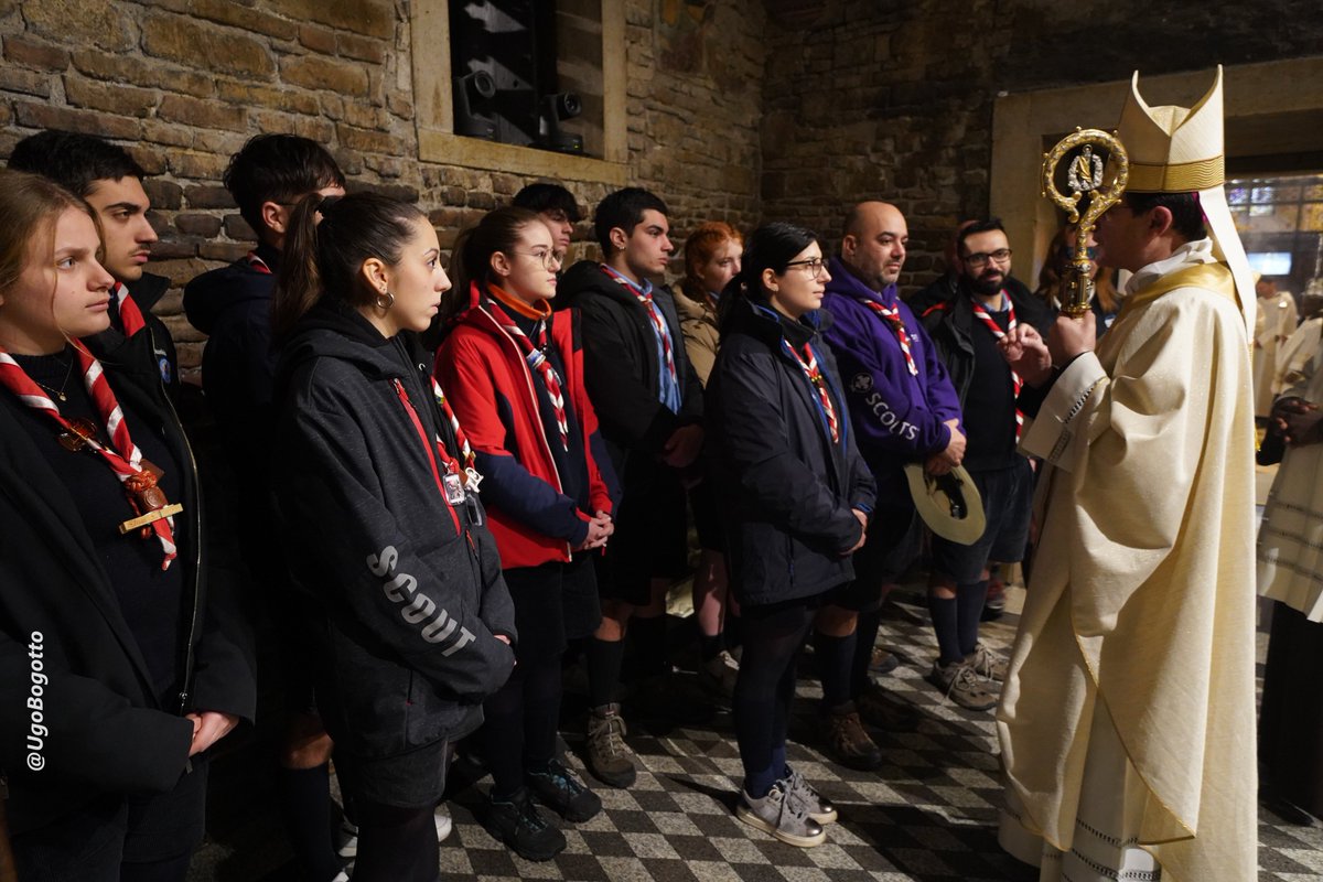 #Oggi #Battesimo del #Signore, L'Arcivescovo Fabio, dopo la celebrazione della S.Messa delle ore 10.00, ha recitato l'Angelus insieme ai ragazzi dei gruppi #Scout Macerata 5, Penne e Pineto, presenti a #Loreto in questo fine settimana.

ph <a href="/UgoBogotto/">Ugo Bogotto</a>