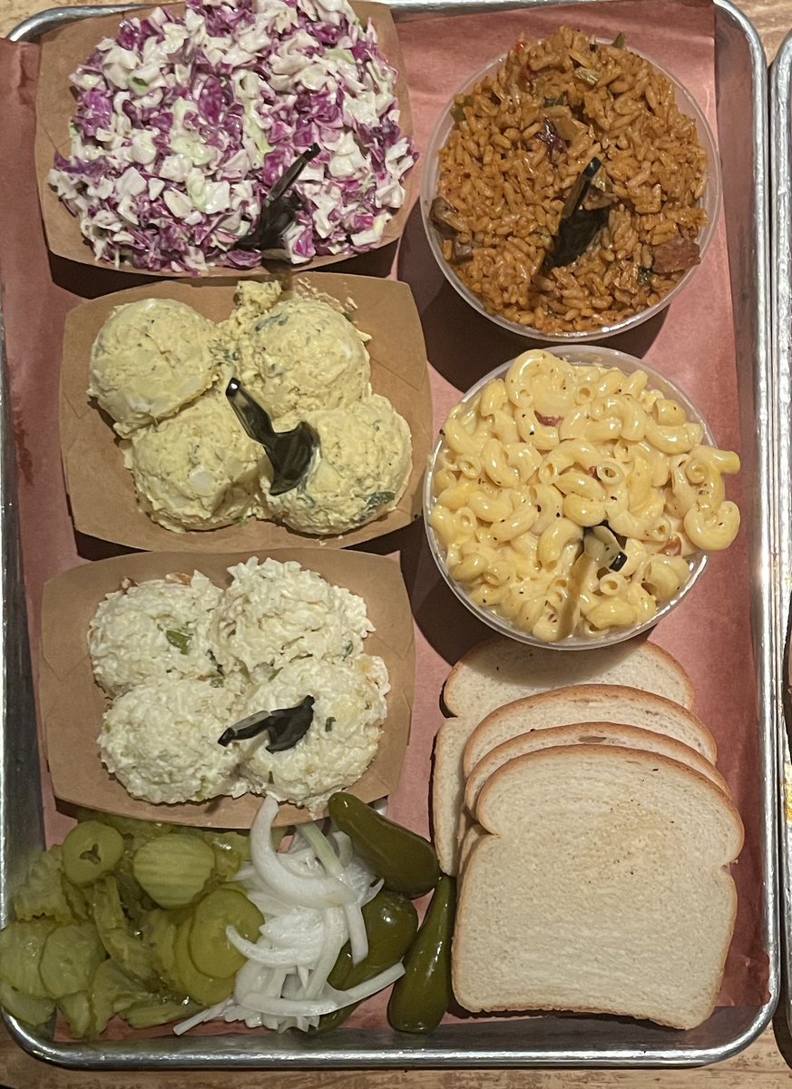 AndyStaples's tweet photo. Jim Harbaugh and Kalen DeBoer get asked about the food in Houston and of course haven’t eaten outside their hotels.

But this is a fine time to post the pics from my dinner at @PinkertonsBBQ last night. https://t.co/scIYqszqGY