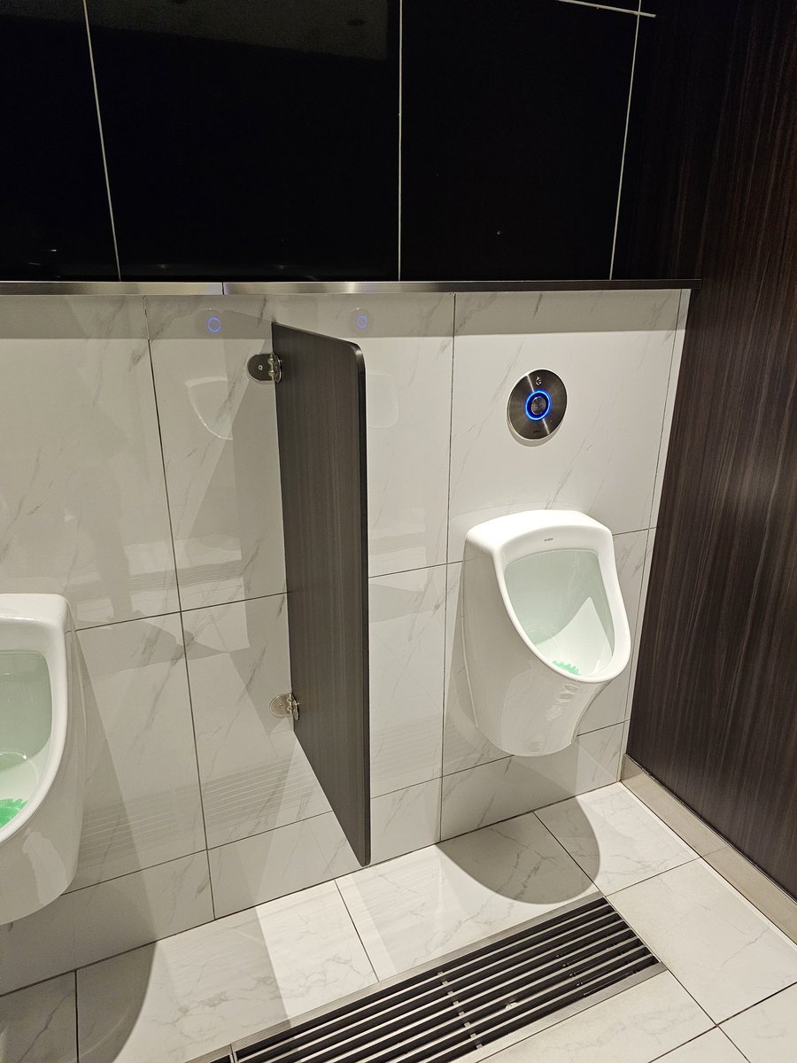 ProFisher11's tweet photo. Any girl wanna try ply in cinema toilet? https://t.co/g2QWb0R7Mm