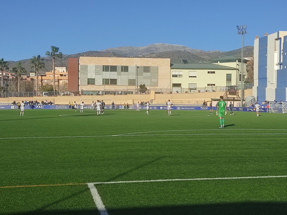 Hoy en el vivar Téllez <a href="/VELEZCFoficial/">Vélez Club de Fútbol</a> 0 <a href="/UCAM_esports/">UCAM Esports</a> 0
#segundafederacion
#futbolmalaga73
Minuto 10