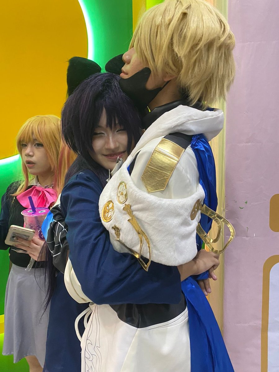otsukare Shiawase 06-07 Jan 2024!! thank u for liking my Komi-San cosplay! i got soo many candys! my first event in 2024 was so fun!
i met Renji n I HUGGED HIM!!😋 umumu
i got so many compliment from my friends n random peeps,, /// im so happy:( 
thank you fo taking pict with mee