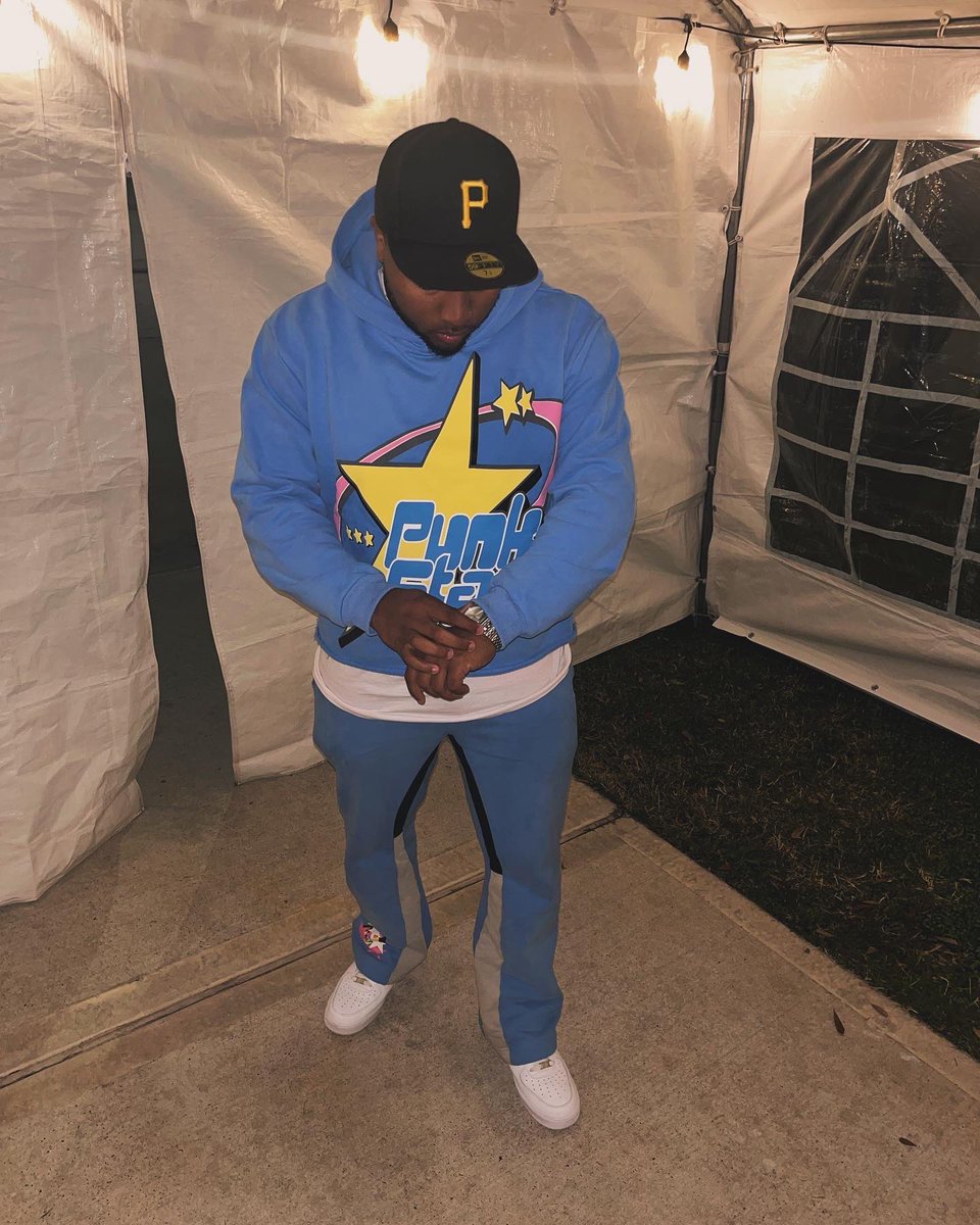 JustZinno's tweet photo. We gon ball all year i can help out the Detroit Pistons 🔥👏🏾👌🏾 #GGDM https://t.co/LjgLqWfTx6