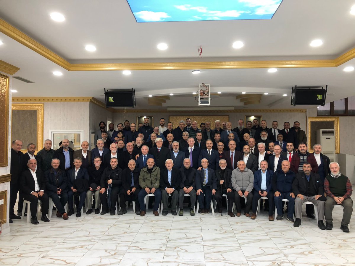 avrecepsencan's tweet photo. Küçükçekmece İlçe Başkanımız Sn. Sami ŞAHİN’in katılımlarıyla Küçükçekmece Kadim Dostlar Grubu buluşmasında davamızın kadim insanları ile bir araya geldik. https://t.co/HbMhxb7US9