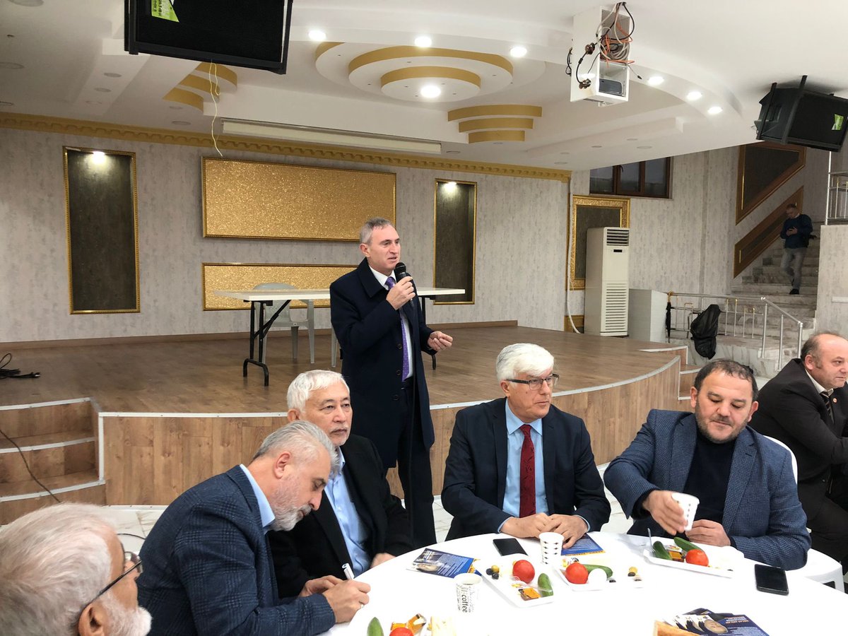 avrecepsencan's tweet photo. Küçükçekmece İlçe Başkanımız Sn. Sami ŞAHİN’in katılımlarıyla Küçükçekmece Kadim Dostlar Grubu buluşmasında davamızın kadim insanları ile bir araya geldik. https://t.co/HbMhxb7US9