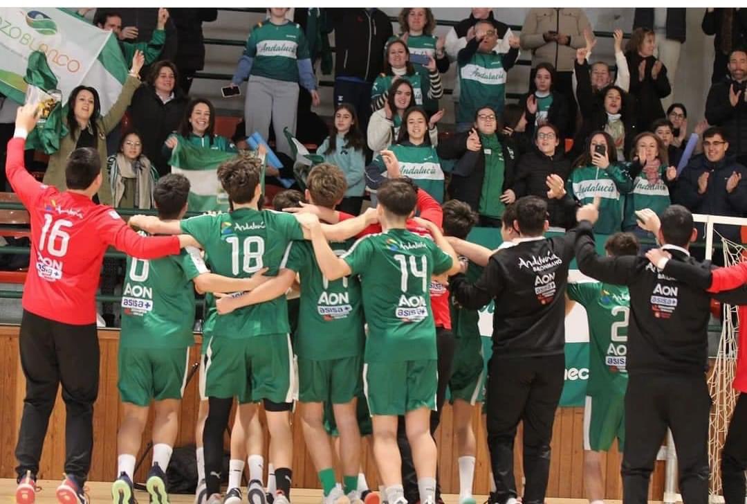 🤾‍♂️ Gonzalo Ríos Pineda, jugador de la cantera del <a href="/CBM_Pozoblanco/">Club BM Pozoblanco</a>, consigue la medalla de bronce con la Selección Andaluza Infantil en el Campeonato de España de Selecciones Autonómicas.

¡Enhorabuena! 👏👏👏

#DeportesPozoblanco