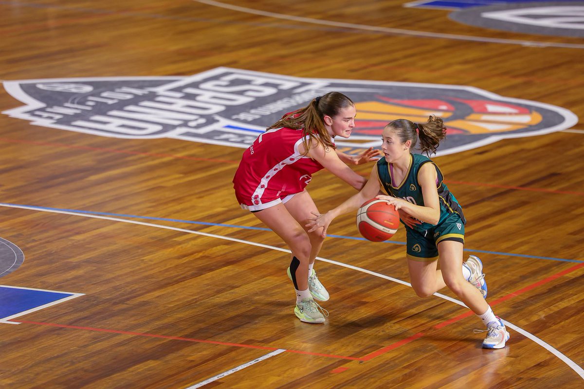 ¡Vaya partido; vaya campeonato ‼️

Castilla y León, CAMPEÓN de España INFANTIL Femenino 🏆

🥇 <a href="/FBCyL/">FBCyL</a>
🥈 <a href="/FAB_Andaluza/">Federación Andaluza de Baloncesto</a>
🥉 <a href="/FBMadrid/">Fed. Bcto. de Madrid</a> 🆚 <a href="/FCBQ/">FCBQ</a>

#KDTINF2024 #SomosEquipo