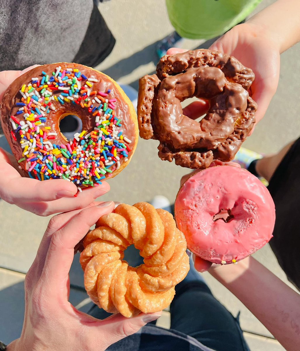 Let’s have a healthy(ish) debate: who's got the best donuts around Omaha? 👇

📷: @

.
.
#uniqueeats #yocaleats #yocaldonuts #supportlocal #yocalomaha #visitomaha