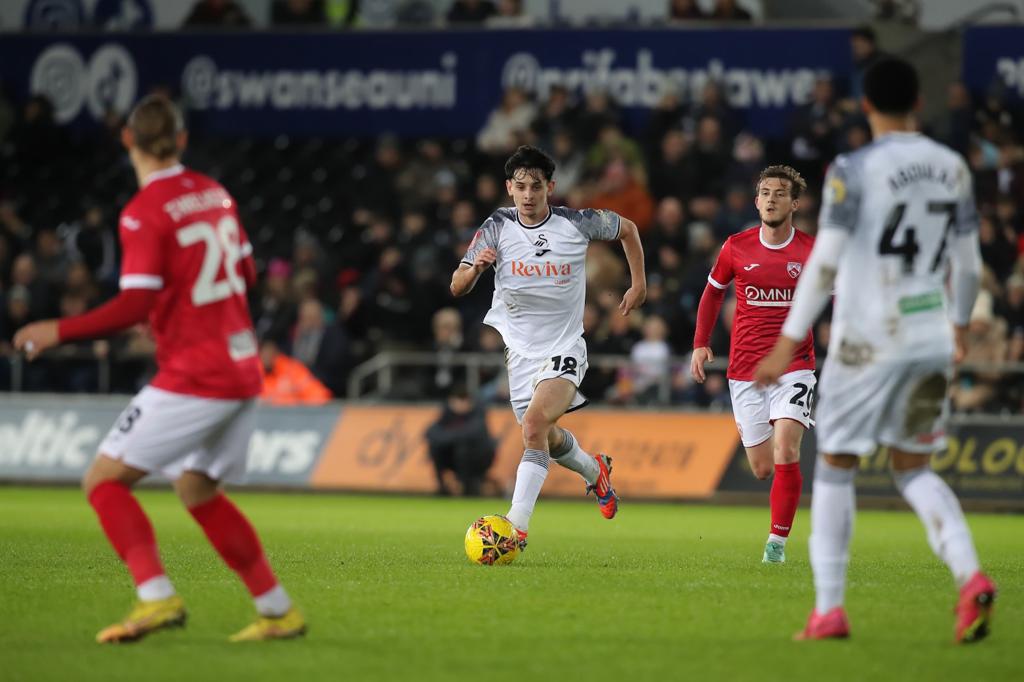 Into the 4th round! ✅️
<a href="/SwansOfficial/">Swansea City AFC</a> 
<a href="/EmiratesFACup/">Emirates FA Cup</a>
