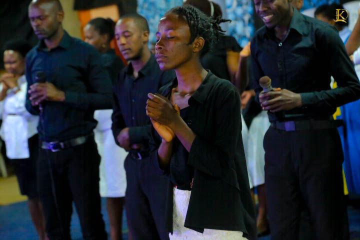 kl_dickson's tweet photo. O praise the Name of the Lord our God, O praise His Name forevermore...
#PraiseAndWorship
#MindsetChange
#HealthFinances
#CFCFortPortal
#YearOfTheLordsGoodness https://t.co/HcvCfhnODR