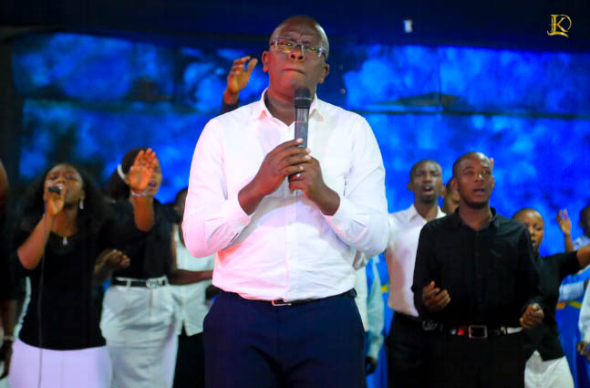 kl_dickson's tweet photo. O praise the Name of the Lord our God, O praise His Name forevermore...
#PraiseAndWorship
#MindsetChange
#HealthFinances
#CFCFortPortal
#YearOfTheLordsGoodness https://t.co/HcvCfhnODR