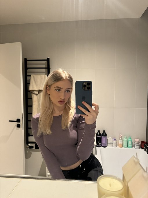 Vypad&aacute;m nevinně ? 🤫 https://t.co/cnMbptFYBi