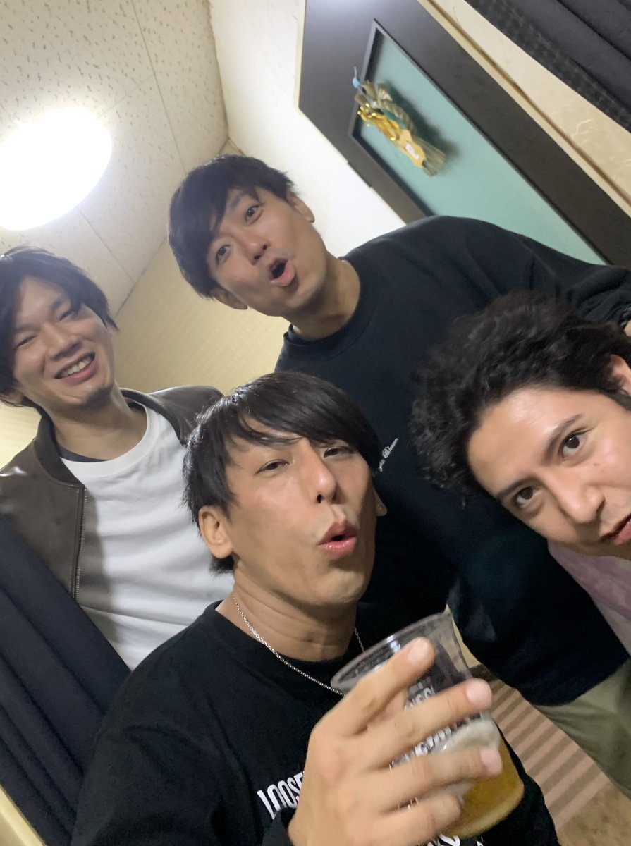 TSHn_official's tweet photo. 【🔥新年🔥】
遅くなりましたが、明けましておめでとうございます🌅
今年もバチバチに行くのでよろしくお願いします🔥🔥

今年1発目のライブは1月21日(日)です‼️
ぜひ遊びに来てください💪💪 https://t.co/NLtwCMvCXY