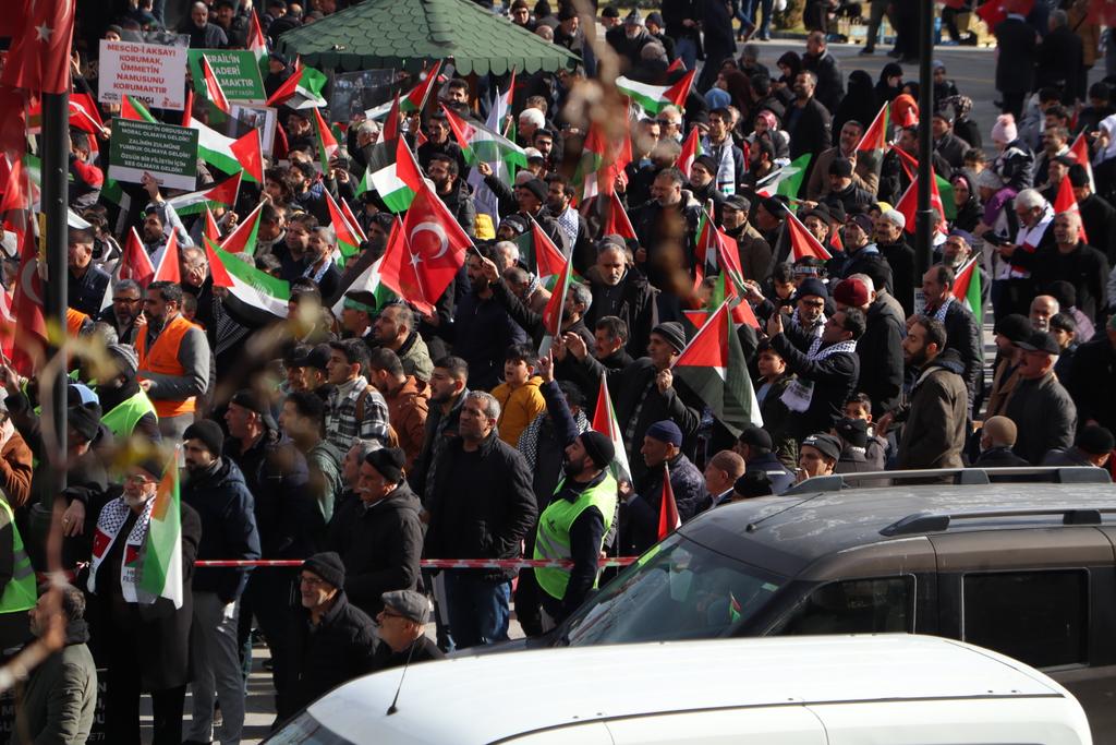 afvAKALIN1's tweet photo. HAMAS'A SELAM, DİRENİŞE DEVAM 🇵🇸   Filistiniçin TEKYÜREK  #StandUpForPalestine  https://t.co/qv51ZaEuZ3