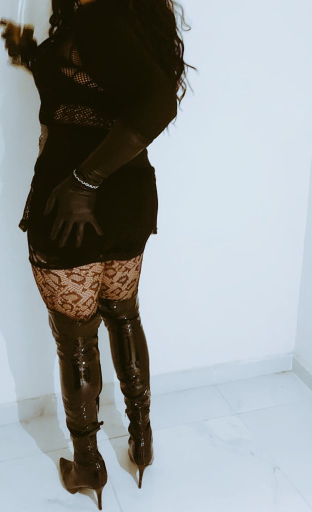 _VictoriaCorona's tweet photo. 👑Feliz día de Reina 👑 

Te envío muchos besos mi amor
💄💋 https://t.co/LeCbFjxXVN