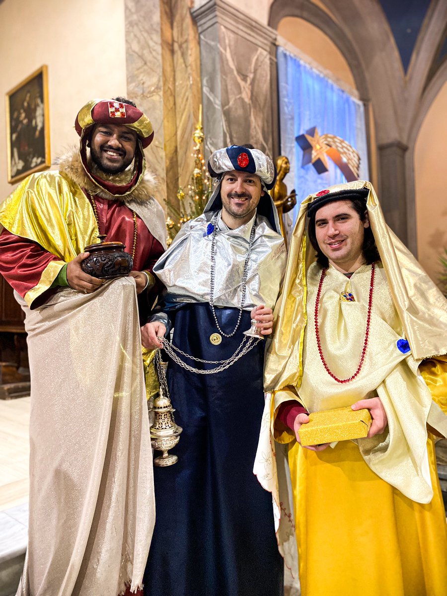 sanmacariolucca's tweet photo. 💫 Epifania 2024: l’arrivo dei Magi a San Macario dal lontano Oriente. 
Buona Epifania a tutta la comunità! ✨🌌🌠 https://t.co/BXBsRYH3JZ