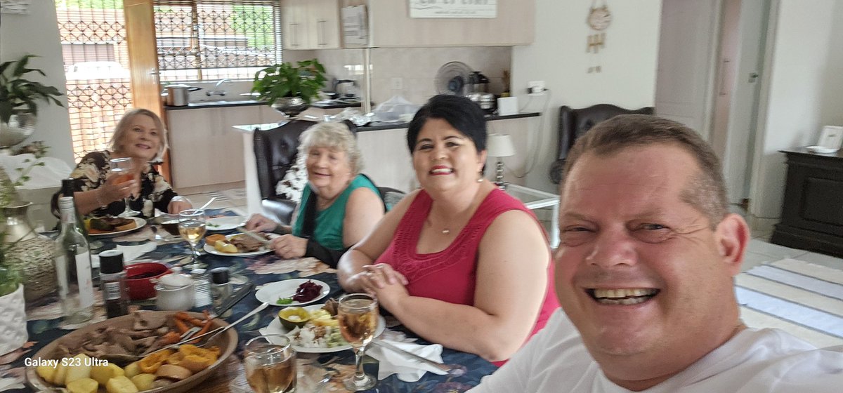 cornedupreez1's tweet photo. Lekker #LayedBackSunday Lunch🤗 https://t.co/61TXAE8o13