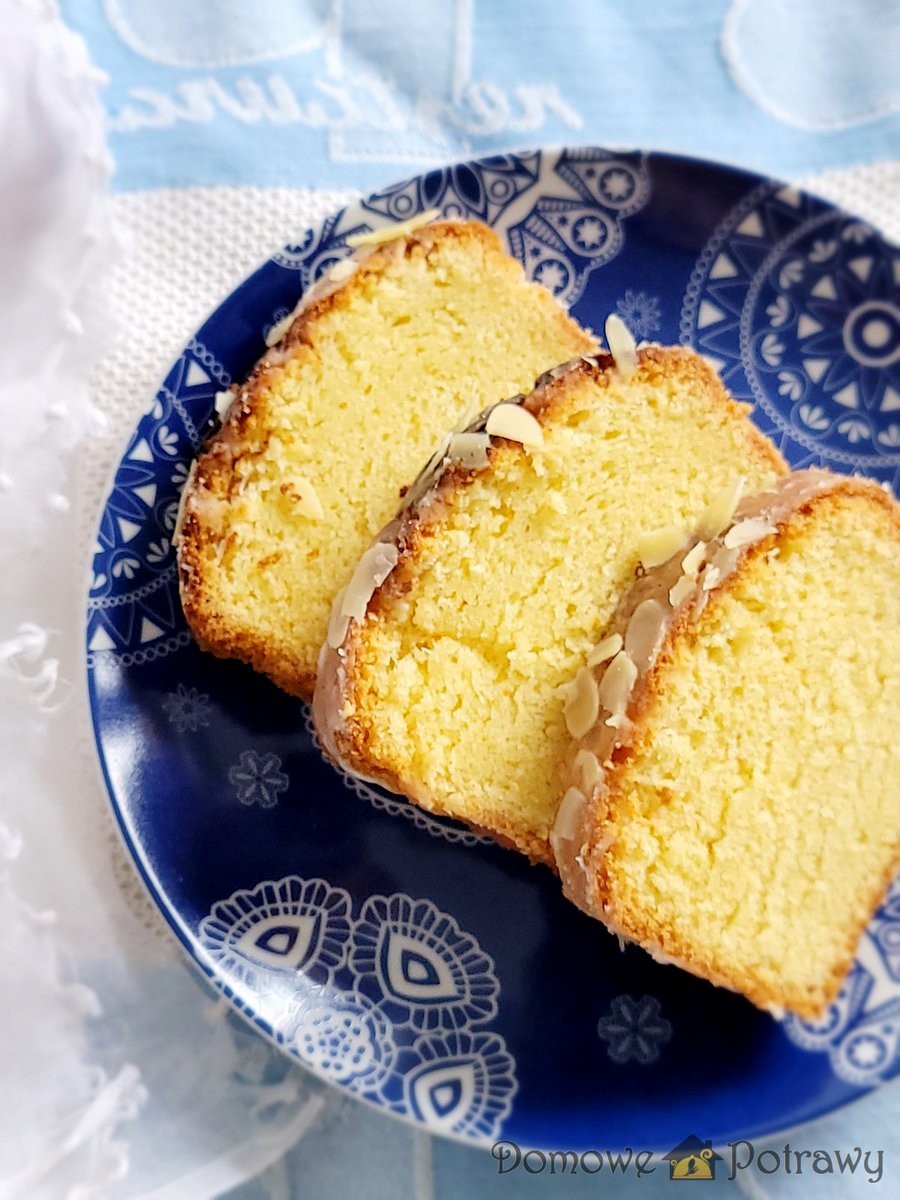 DomowePotrawy's tweet photo. BABKA CYTRYNOWA 😆 takie z pozoru zwykłe a jednocześnie tak smaczne ciasto! 😙
https://t.co/tDePfliw4c
#DomowePotrawy #przepis #babka #ciasto #blogkulinarny https://t.co/4hjCG3SeYi
