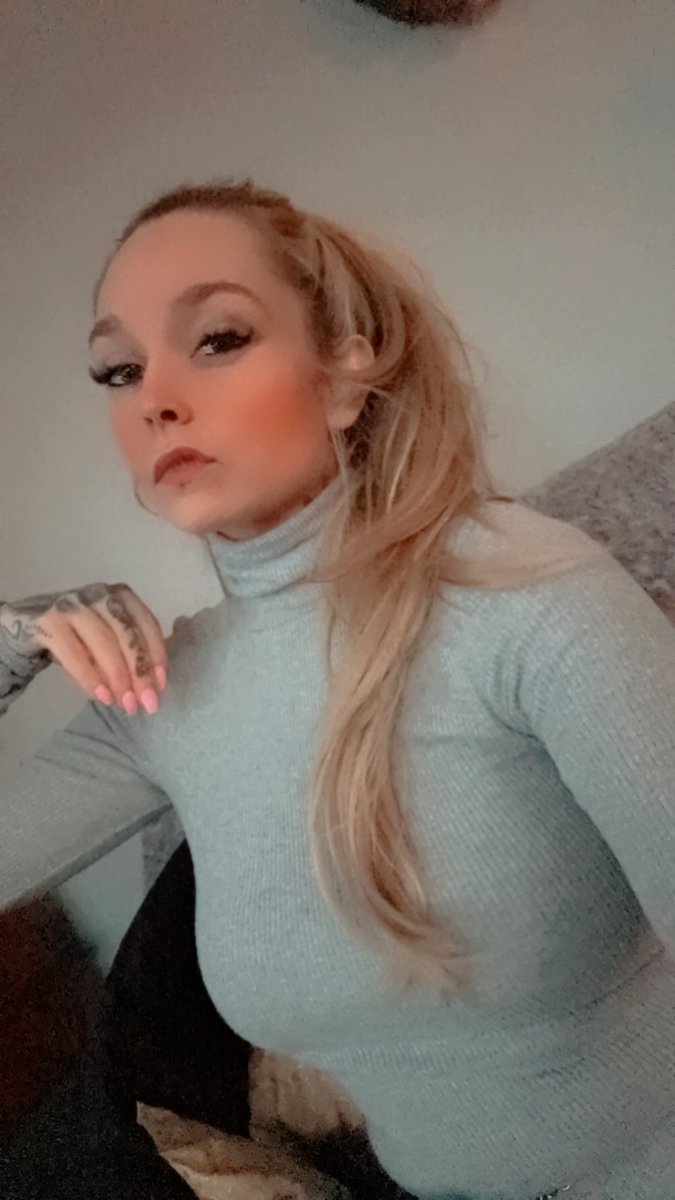 leerslaafje's tweet photo. Uiteindelijk ben ik natuurlijk uitsluitend absolute trouw en gehoorzaamheid verschuldigd aan mijn #Eigenaar #Findomme #Daddy #Goddess #Pooier #Meesteres Rachelle @Meesteres030. Zij beslist alles voor mij. Haar moet ik gehoorzamen. Aan Haar moet ik #FindomTax en #Tributes afdragen. Zij beheerst mijn leven (geest, lichaam en financiรซn). Met andere Godinnen heb ik een goede verstandhouding en soms een #DoubleDomme-sessie.