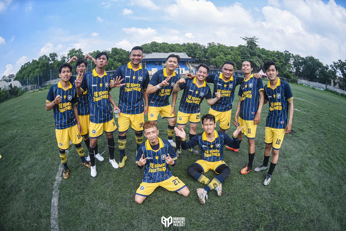 CISCbandung's tweet image. Launching Jersey CISC BANDUNG
. 
CISC Bandung x Lapesa FC
📍 Lap. Sepakbola Lodaya Bandung
Minggu, 7 Januari 2024
Hatur nuhun untuk match hari ini &amp;amp; salam hangat sampai ketemu di matchday berikutnya 🔥
. 
Next awaydays? 
 #ChelseaIndo #CISCBdg #ThePrideOfCISC #TreatYouLikeAtHome