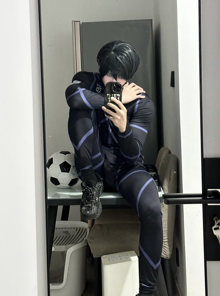 JierBan_'s tweet photo. 糸师凛cos #cos #cosplay #bluelock #nagiseishiro #nagi #蓝色监狱 https://t.co/iv4ttUIFKx
