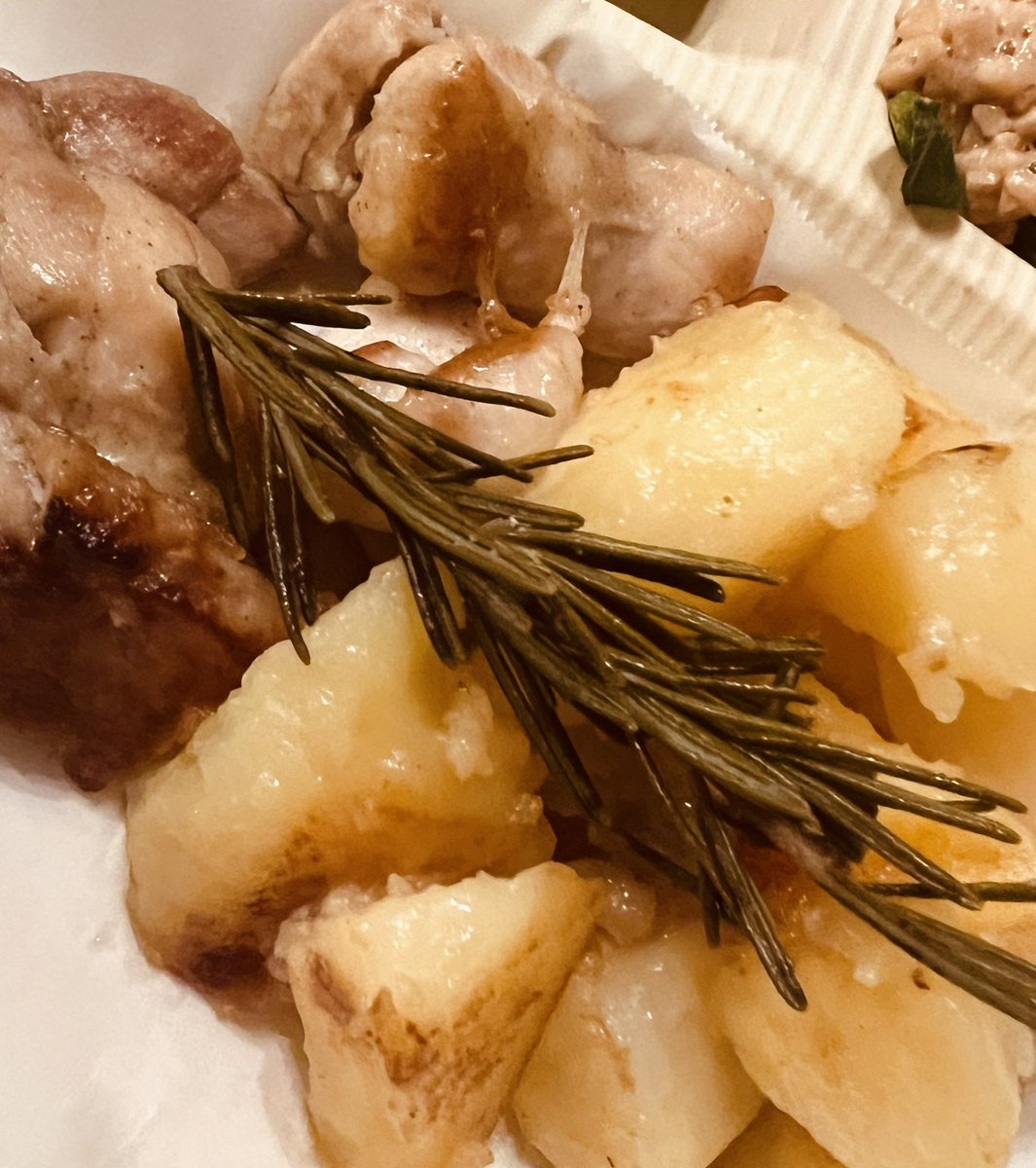 yukiefood's tweet photo. 第45弾
鶏肉とじゃがいものローズマリーソテー✨ https://t.co/19rDeNeTDL